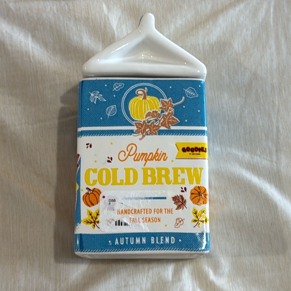 DW Home Goodies Pumpkin Cold Brew Candle Jar – Ceramic Milk Carton, NWT - Picture 1 of 3
